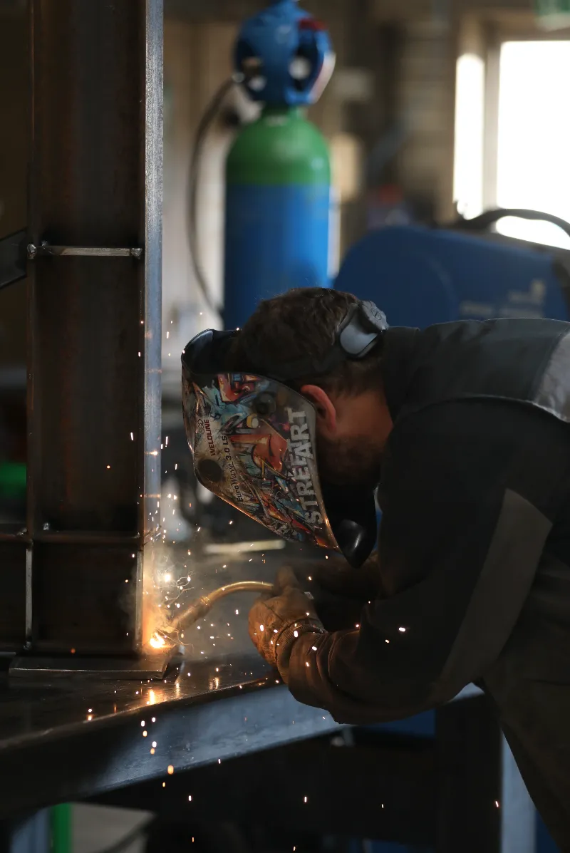 Opération de soudure par un opérateur